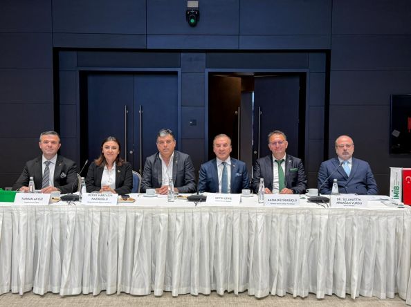 İMİB’de yeni dönem başladı Metin Çekiç görevi Eyüp Batal’dan devraldı