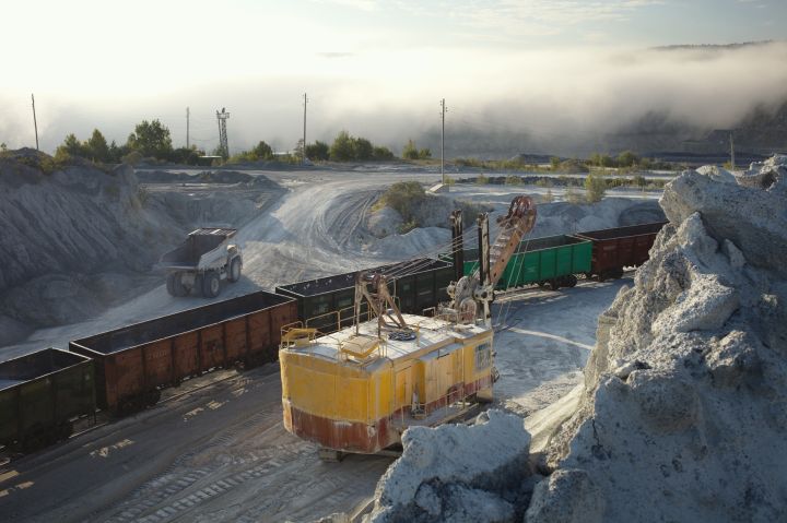 industrial-excavator-and-mining-operation-in-a-rur-2026-09-24-22-30-58-utc.jpg